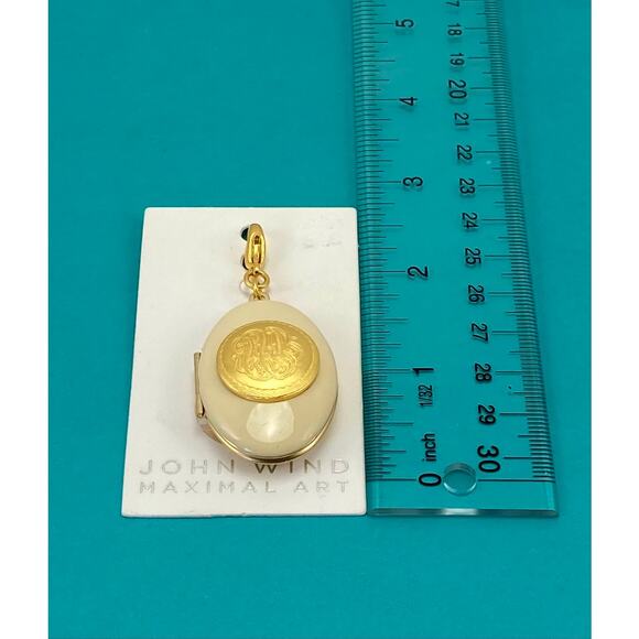 John Wind locket charm - Picture 1 of 2